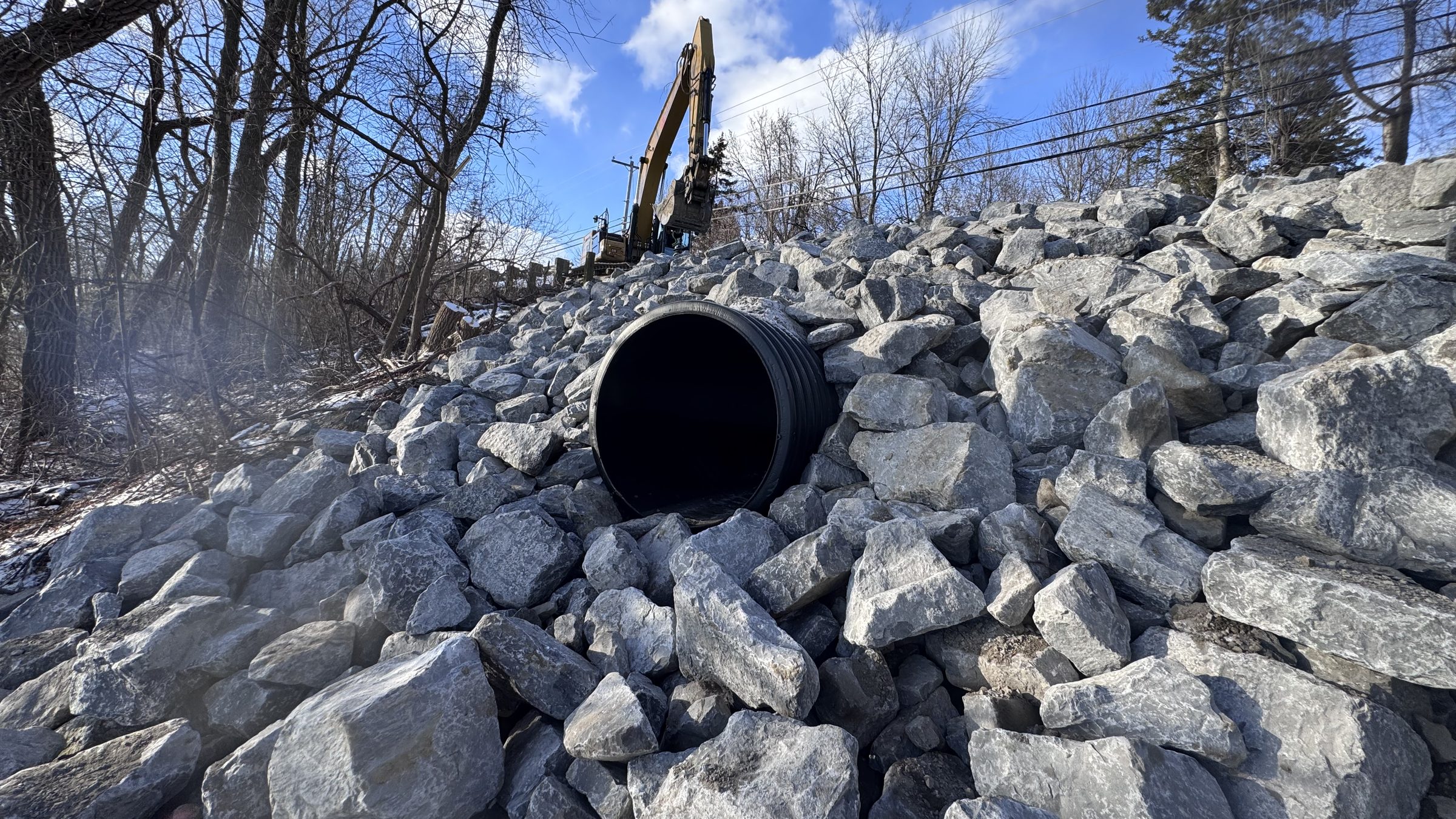 Ponceau du chemin du Fleuve, Les Cèdres, après son installation